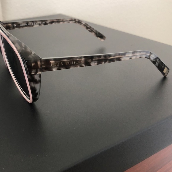 Louis Vuitton made in Italy Z2306W 907 CE 61-12 145 - Picture 4 of 10